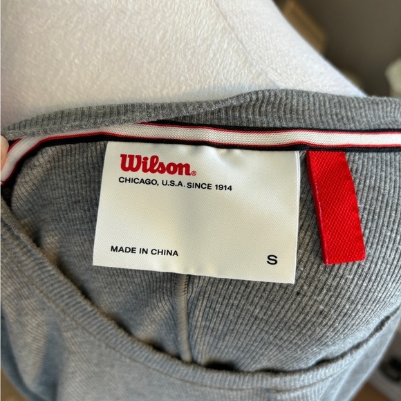 Wilson Fitted Cropped Tee - Picture 4 of 5
